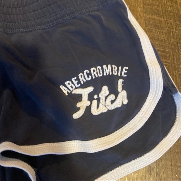Rare Abercrombie and Fitch Retro/Vintage Shorts - Picture 2 of 3